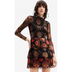 Desigual sukienka kolor czarny mini rozkloszowana. Czarne sukienki Desigual, l, bez wzorów, z tkaniny, bez kołnierzyka, bez ramiączek, maxi, plisowane. W wyprzedaży za 334.99 zł.