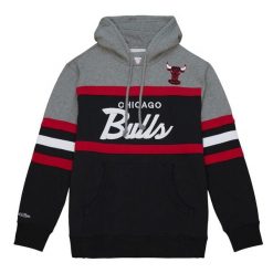 Bluza z kapturem Chicago Bulls Headcoach. Czarne bluzy Mitchell & Ness, bez wzorów, z kapturem, do koszykówki. Za 457.50 zł.