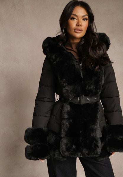 Czarna Kurtka o Taliowanym Kroju z Paskiem Kapturem i Futerkiem Ranalia. Czarne kurtki Renee, l, bez wzorów, z poliesteru. Za 259.99 zł.