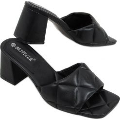 Klapki na szerokim obcasie Helen Black czarne. Czarne klapki INNA MARKA, bez wzorów, z materiału, eleganckie, bez obcasa, na obcasie, bez zapięcia. Za 120.50 zł.