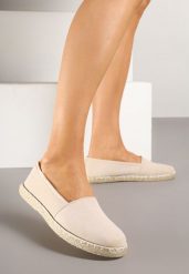 Beżowe Espadryle Vices na Podeszwie Zdobionej Plecionką Sesoriela. Brązowe espadryle Renee, z aplikacjami, z jeansu, bez obcasa. W wyprzedaży za 35.99 zł.