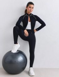 Damskie legginsy kontrastowe, wysoki stan, squat proof, Sense czarne. Czarne legginsy AIM'N, m, bez wzorów, z materiału, z podwyższonym stanem, na fitness i siłownię. Za 346.00 zł.