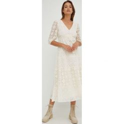 Desigual sukienka 22SWVW06 kolor beżowy maxi prosta. Brązowe sukienki Desigual, na co dzień, m, bez wzorów, bez kołnierzyka, bez ramiączek, maxi, proste. W wyprzedaży za 549.99 zł.