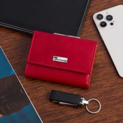 Portfel skórzany damski poziomy na bigiel RFiD skóra klasyk czerwony Beltimore A04. Czerwone portfele bez wzorów, ze skóry. Za 79.90 zł.