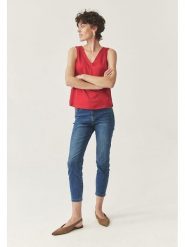 TATUUM Bluzka w kolorze czerwonym rozmiar: 46. Czerwone bluzki Tatuum, bez wzorów, z wiskozy, bez kołnierzyka, bez ramiączek. Za 82.83 zł.