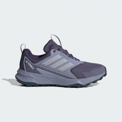 Buty Tracefinder Trail Running. Fioletowe buty do biegania adidas, bez wzorów, bez zapięcia, do biegania. Za 299.00 zł.