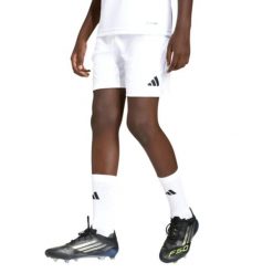 Spodenki sportowe piłkarskie Adidas Entrada 26. Białe szorty sportowe adidas, bez wzorów, do piłki nożnej. Za 49.99 zł.