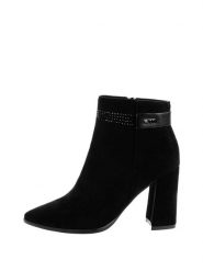 Primamoda Botki w kolorze czarnym rozmiar: 40. Czarne botki Primamoda, bez wzorów, eleganckie, bez obcasa, bez zapięcia. Za 187.52 zł.