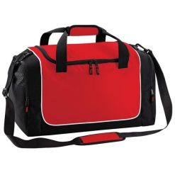 Torba Sportowa Teamwear Locker (30 Litrów). Czarne torby sportowe QUADRA, bez wzorów, z materiału, na ramię. Za 109.99 zł.