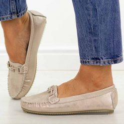 Złote skórzane mokasyny damskie S.Barski 7034. Żółte mokasyny S.BARSKI, bez wzorów, z jeansu, z okrągłym noskiem. Za 219.00 zł.