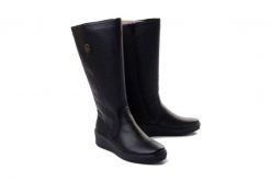 RIEKER Y4470-01 black, kozaki damskie. Czarne kozaki Rieker, na zimę, bez wzorów, bez obcasa, na koturnie, bez zapięcia. Za 419.90 zł.