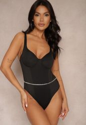 Czarne Body z Usztywnionymi Miseczkami Dodatkowo Łańcuszek z Cyrkonii Valedi. Czarne body i gorsety Renee, bez wzorów, bez ramiączek. W wyprzedaży za 39.99 zł.