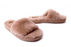 EMU AUSTRALIA W13088 Mckay camel, kapcie damskie. Brązowe kapcie Emu Australia, bez wzorów, z wełny. Za 299.90 zł.