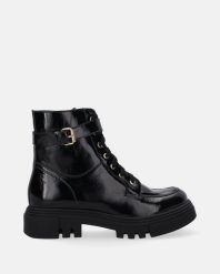 CZARNE BOTKI Z LAKIEROWANEJ SKÓRY D199 NAPL NERO. Czarne botki Venezia, bez wzorów, ze skóry, bez obcasa, bez zapięcia. Za 339.00 zł.