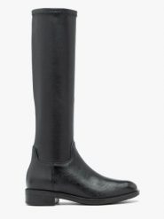 Czarne elastyczne kozaki z wąską cholewką. Czarne kozaki Ryłko, bez wzorów, ze skóry, bez obcasa, na płaskiej podeszwie, bez zapięcia. Za 499.99 zł.