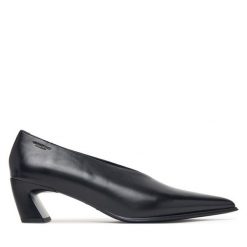 Czółenka Vagabond Shoemakers. Brązowe czółenka Vagabond Shoemakers, bez wzorów, bez obcasa, bez zapięcia. Za 649.99 zł.