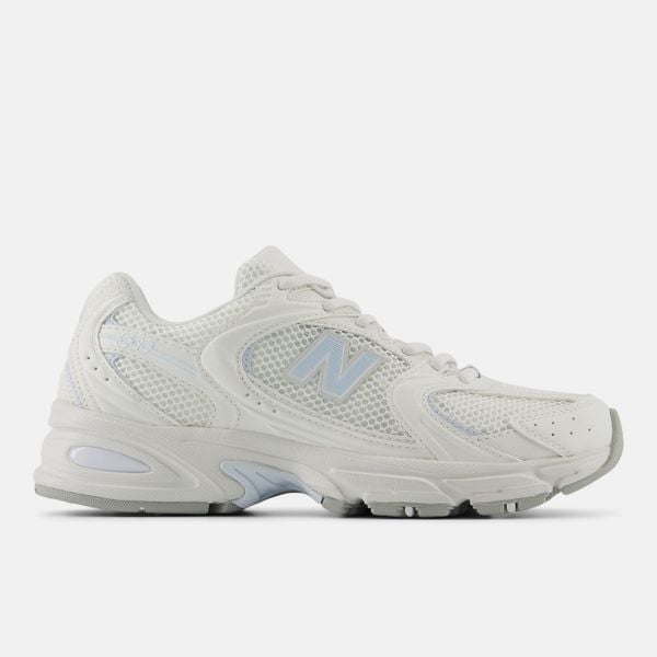 New Balance 530 U530CSD Sneakersy unisex. Białe buty sportowe lifestyle New Balance, bez wzorów, z gumy, klasyczne, bez zapięcia. Za 299.99 zł.