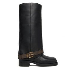 Kozaki MICHAEL Michael Kors. Czarne kozaki MICHAEL Michael Kors, bez wzorów, bez obcasa, na płaskiej podeszwie, bez zapięcia. Za 1,779.00 zł.