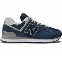 Buty Damskie New Balance Sportowe Sneakersy Granatowe Zamsz. Niebieskie buty sportowe lifestyle New Balance, bez wzorów, z zamszu, bez zapięcia. Za 499.00 zł.