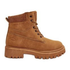 Damskie Ocieplane Trapery Camel Cross Jeans MM2R4011C brązowe. Brązowe botki bez wzorów, z gumy, klasyczne, bez obcasa, bez zapięcia. Za 240.34 zł.