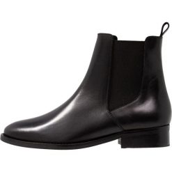 Zign Botki black. Niebieskie botki marki comma casual identity, z materiału, casualowe. Za 419.00 zł.