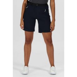 Spodenki trekkingowe damskie Xert Stretch. Czerwone szorty Regatta, bez wzorów, z materiału, sportowe. W wyprzedaży za 305.50 zł.