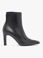 Czarne skórzane botki na szpilce. Czarne botki Ryłko, bez wzorów, ze skóry, eleganckie, za kostkę, bez obcasa, na obcasie, bez zapięcia. Za 499.99 zł.