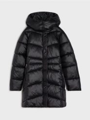 Długa pikowana kurtka z odpinanym kapturem - czarny. Czarne kurtki Sinsay, l, bez wzorów. Za 89.99 zł.