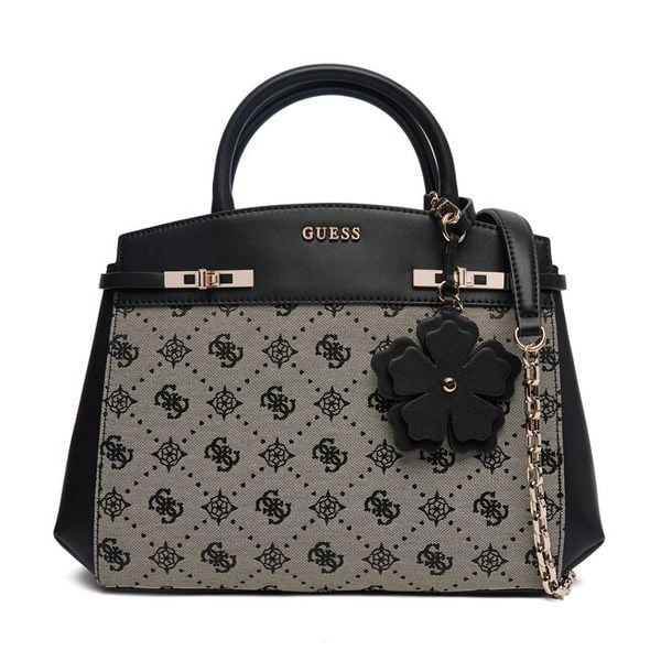 Torebka Guess. Czarne torebki klasyczne Guess, z aplikacjami, bez dodatków. Za 679.99 zł.