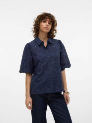 Vero Moda Koszula "Hay" w kolorze granatowym rozmiar: S. Niebieskie koszule Vero Moda, s, bez wzorów, z bawełny, bez kołnierzyka, bez ramiączek. Za 66.16 zł.
