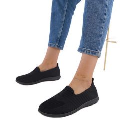 Czarne damskie tenisówki. Czarne trampki bez wzorów, z gumy, eleganckie, bez zapięcia. Za 89.18 zł.