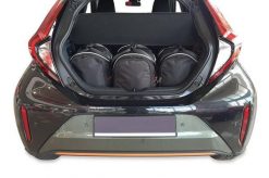 Torby Do Bagażnika Toyota Aygo X 2022+ 3Szt Kjust. Czarne torby podróżne KJUST, bez wzorów, z kauczuku. Za 697.00 zł.
