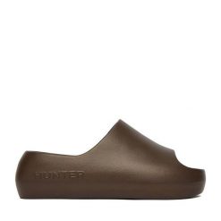 Klapki Hunter. Brązowe klapki Hunter, bez wzorów, bez obcasa, bez zapięcia. Za 99.99 zł.