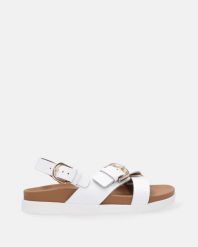 BIAŁE SANDAŁY Z KLAMRAMI 8653 PELLE BIANC. Białe sandały Venezia, bez wzorów, ze skóry, bez obcasa, bez zapięcia. Za 399.00 zł.