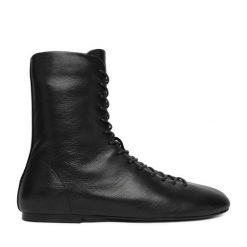 Botki GINO ROSSI. Czarne botki Gino Rossi, bez wzorów, bez obcasa, na płaskiej podeszwie, bez zapięcia. Za 259.99 zł.