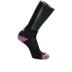 Skarpety turystyczne damskie Smartwool Hike. Czarne skarpetki Smartwool, bez wzorów, z wełny. Za 100.49 zł.