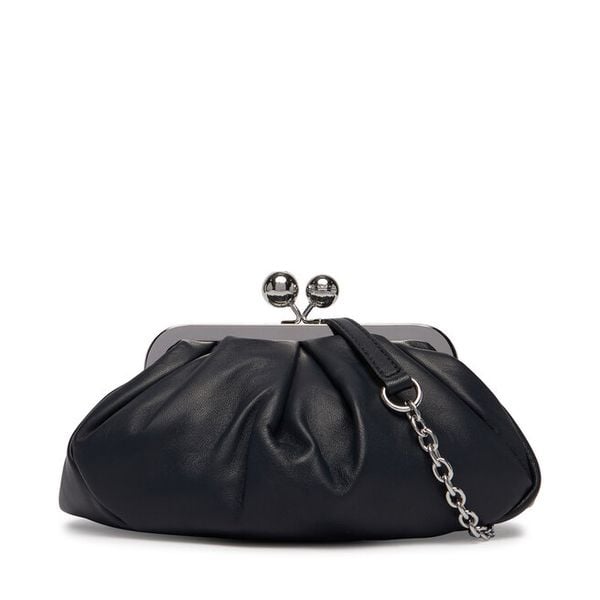 Torebka Weekend Max Mara. Niebieskie kopertówki Weekend Max Mara, bez wzorów, wizytowe, bez dodatków. Za 1,309.00 zł.