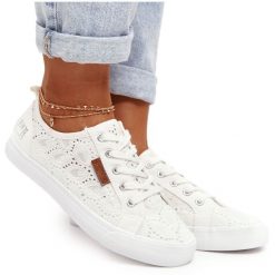Damskie Koronkowe Tenisówki Big Star W274925 Białe. Białe trampki bez wzorów, z koronki, klasyczne, bez zapięcia. Za 207.99 zł.