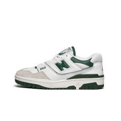 Buty do chodzenia dla dorosłych New Balance 550 White Green. Zielone buty do biegania New Balance, bez wzorów, bez zapięcia, do biegania. Za 680.55 zł.