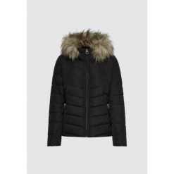 Kurtka puchowa Kobieta ONLY ONLELLAN QUILTED HOOD CC OTW. Czarne kurtki ONLY, bez wzorów, z futra, bez kaptura. W wyprzedaży za 320.20 zł.