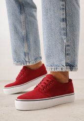 Czerwone Klasyczne Tenisówki z Ozdobnym Paskiem przy Podeszwie Ranora. Czerwone trampki Born2be, bez wzorów, z dresówki, bez zapięcia, tenisowe. Za 49.99 zł.