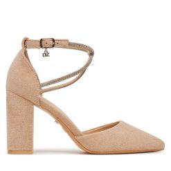 Czółenka DeeZee. Brązowe czółenka DeeZee, bez wzorów, bez obcasa, bez zapięcia. Za 139.99 zł.
