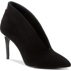 Szpilki GUESS - Boana FLBOA3 SUE09 BLACK. Botki marki Guess. W wyprzedaży za 379.00 zł.