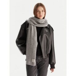 Szalik Calvin Klein. Szare szaliki i kominy Calvin Klein, bez wzorów. Za 599.99 zł.