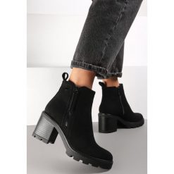 Czarne Botki na Słupku Boho z Suwakiem Kodra. Czarne botki Renee, bez wzorów, boho, za kostkę, bez obcasa, na obcasie, bez zapięcia. W wyprzedaży za 83.99 zł.