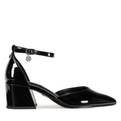 Czółenka Nine West. Czarne czółenka Nine West, bez wzorów, bez obcasa, bez zapięcia. Za 159.99 zł.