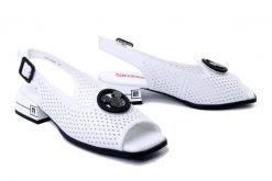 ARTIKER RELAKS 54C1629 biały, sandały damskie. Białe sandały Artiker Relaks, bez wzorów, z gumy, bez obcasa, na obcasie, bez zapięcia. Za 229.90 zł.