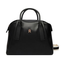 Torebka Tommy Hilfiger. Czarne torebki klasyczne Tommy Hilfiger, bez wzorów, klasyczne, bez dodatków. Za 649.99 zł.
