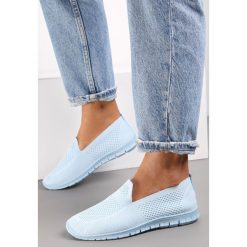 Niebieskie Tenisówki Pasquier. Niebieskie trampki Renee, bez wzorów, z tkaniny, eleganckie, przed kostkę, bez zapięcia. W wyprzedaży za 43.99 zł.