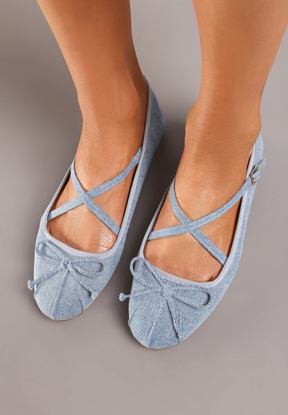 Niebieskie Balerinki z Kokardką i Sprzączkami Yrisa. Niebieskie baleriny Born2be, bez wzorów, z dzianiny, eleganckie, bez obcasa, na obcasie, bez zapięcia. W wyprzedaży za 59.99 zł.